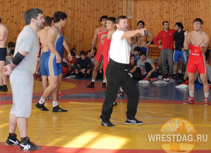 Борцы готовятся к алиевскому турниру