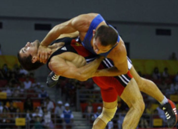 Мариупольские воспитанники детско-юношеской спортивной школы № 3 представляли Мариуполь во Всеукраинском турнире по греко-римской борьбе