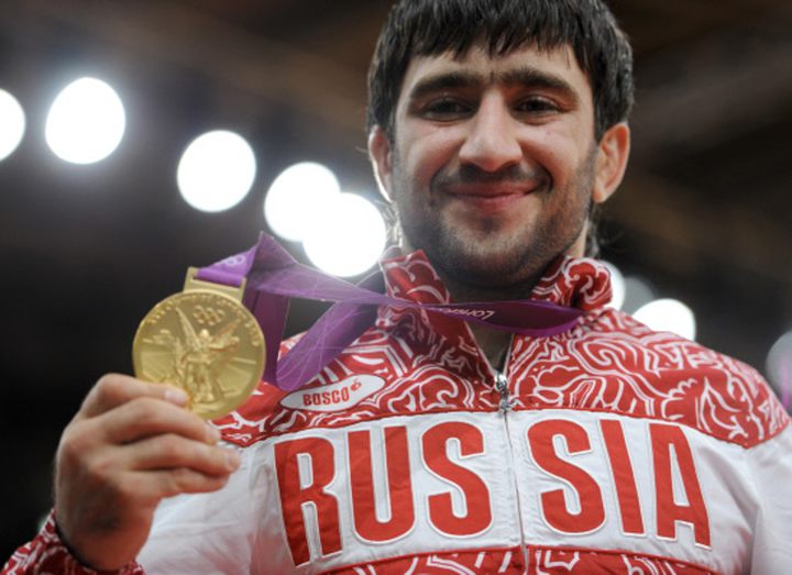 Олимпийский чемпион по дзюдо Исаев сломал запястье