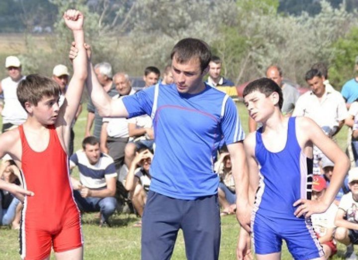 Прошли соревнования по борьбе в Болградском районе