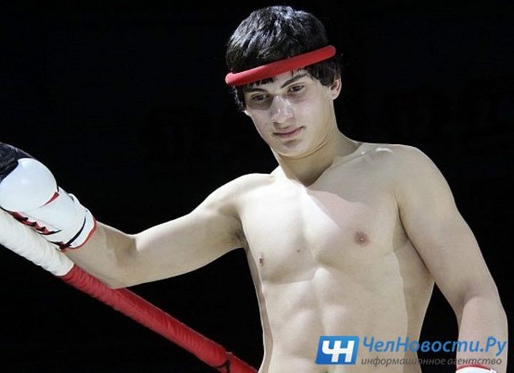 Тайбоксер из Челябинска на бой въедет на верблюде