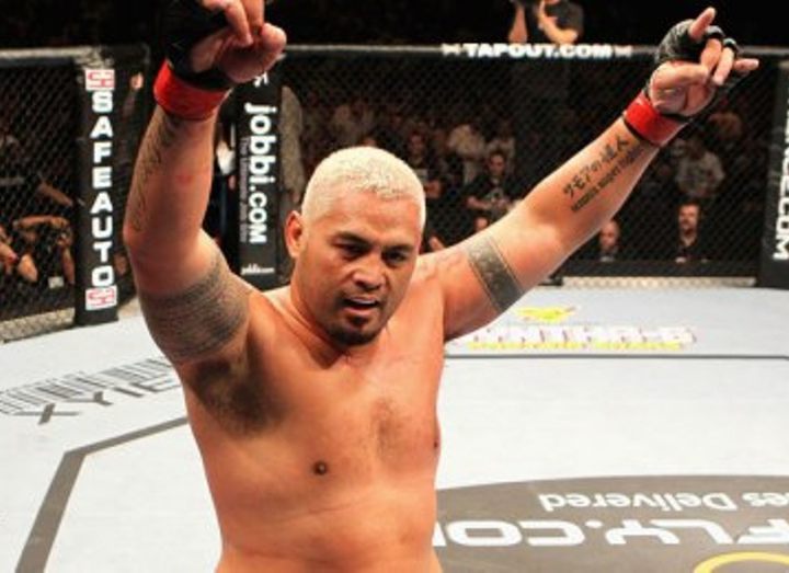 THE MARK HUNT GOES ON THE CORRECTION