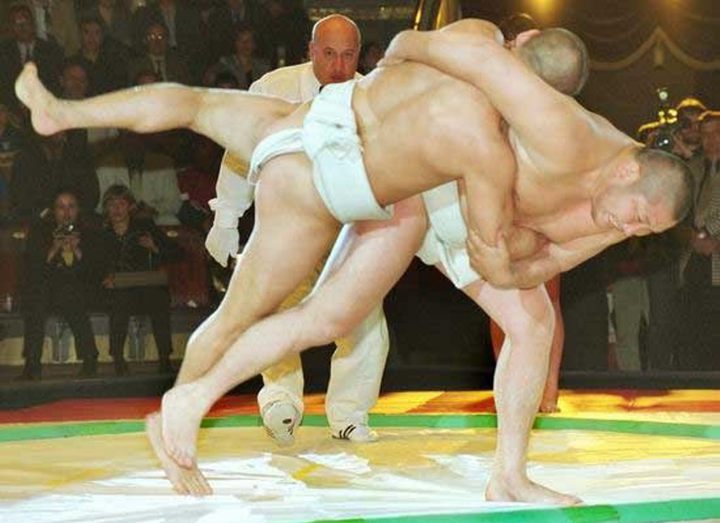 Sumoists won two medals in Italy