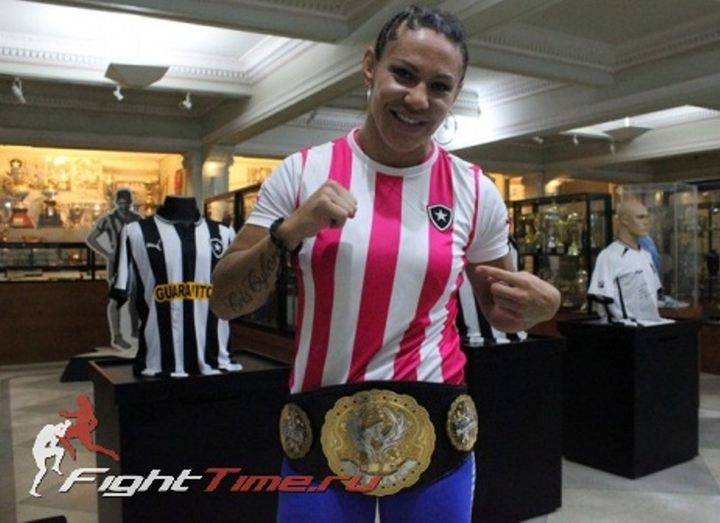 КРИС «КИБОРГ» САНТОС ПЛАНИРУЕТ ДРАТЬСЯ ЗА ЧЕМПИОНСКИЙ ТИТУЛ LION FIGHT