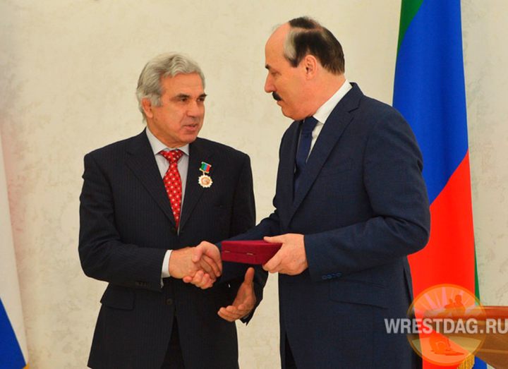 Yury Shakhmuradov is awarded the highest award of Dagestan