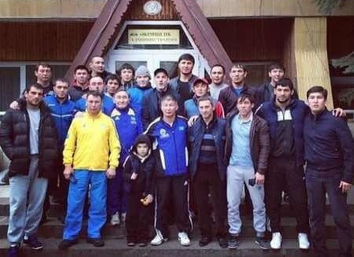 Buvaysar Saytiyev met the Kazakhstan wrestlers