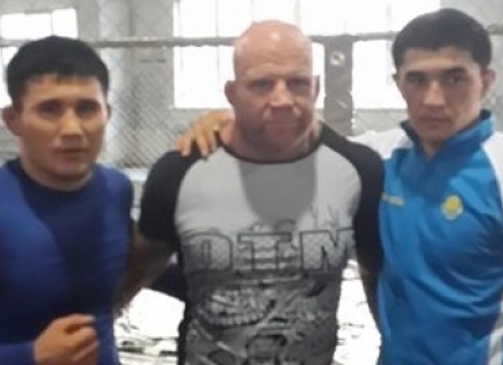 Jeff Monson carried out open training