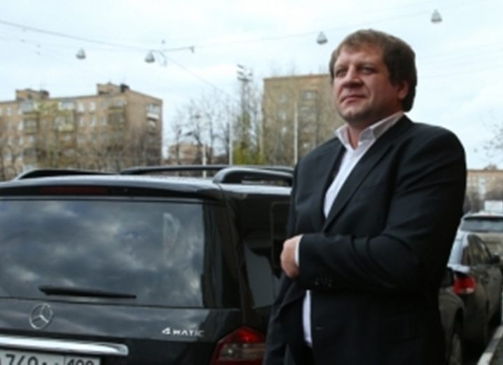 Александр Емельяненко снёс фонарный столб в Тамбове