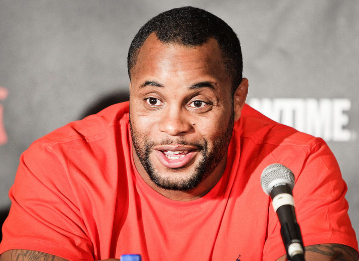 ГУСТАФССОН ТРАВМИРОВАН, КОРМЬЕ ВСТРЕТИТСЯ С ДЖОНСОМ