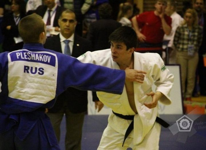 Вместе с лидерами российского дзюдо свое мастерство повышает тамбовчанин Виталий Плешаков