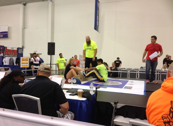 Широко шагает мас-рестлинг по планете