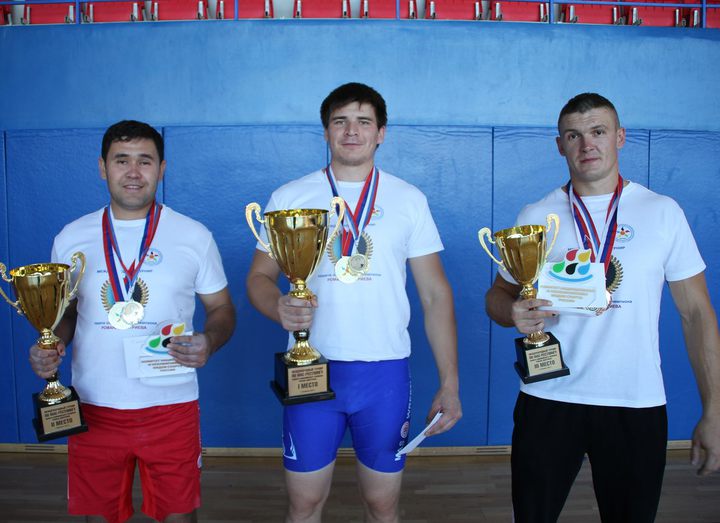 Сергей Фролкин - победитель международного турнира по мас-рестлингу