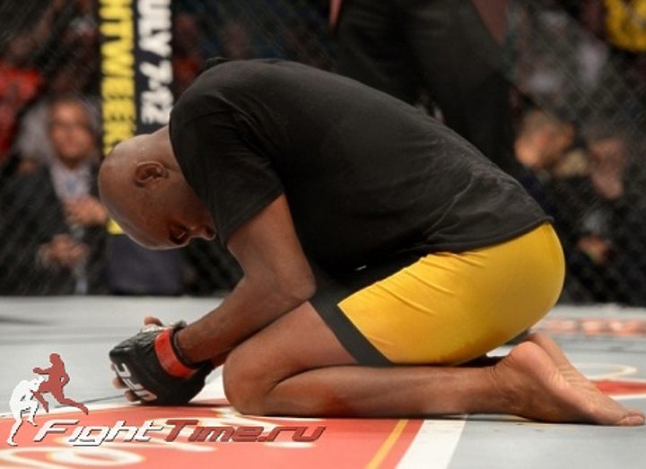 UFC ПРИОСТАНАВЛИВАЕТ ВЫПЛАТУ 6 МЛН.$ АНДЕРСОНУ СИЛЬВЕ