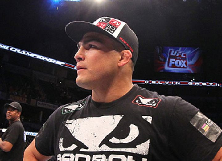 Келвин Гастелум против Нейта Марквардта на UFC 188