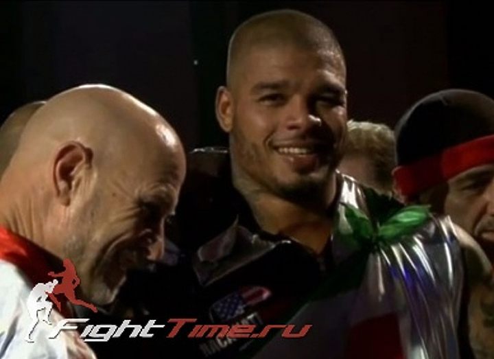 ТАЙРОН СПОНГ УСПЕШНО ДЕБЮТИРОВАЛ В ПРОФЕССИОНАЛЬНОМ БОКСЕ