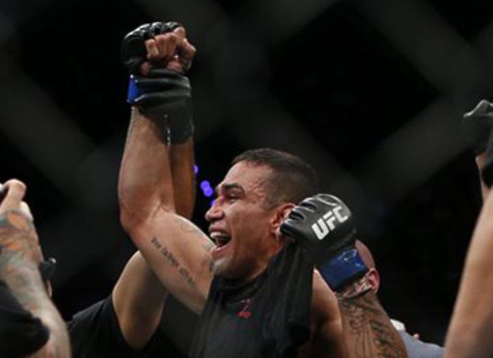 Фабрисио Вердум сенсационно задушил Кейна Веласкеса!