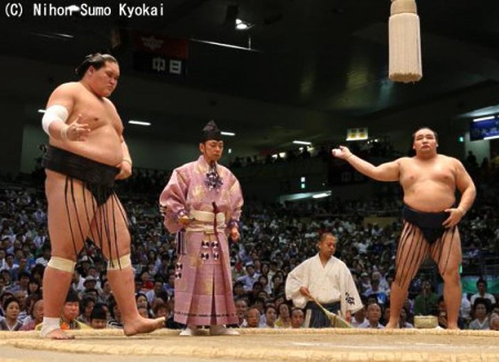 Йокодзуна Какурю завоевал Кубок Императора