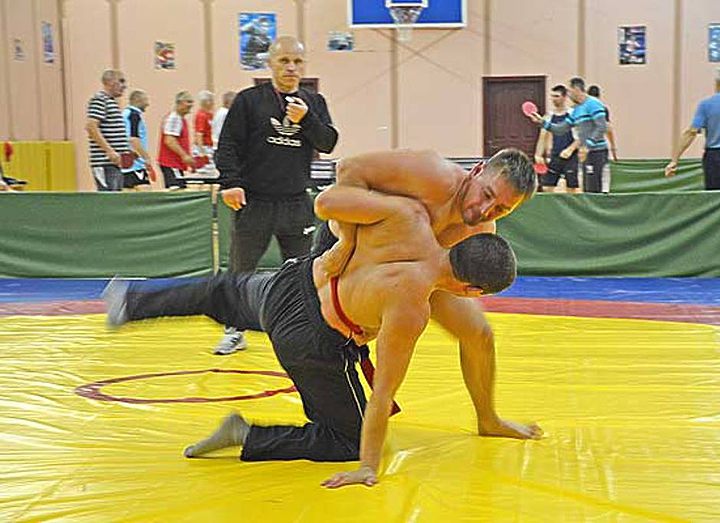 Победил силач из райагросервиса