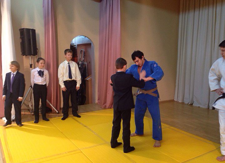 Казанские дзюдоисты проводят уроки дзюдо в школах