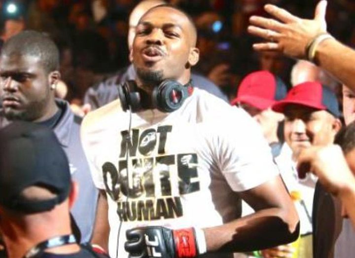 ДЖОН ДЖОНС НЕ ПРОЧЬ ПРИСОЕДИНИТЬСЯ К MONEY TEAM