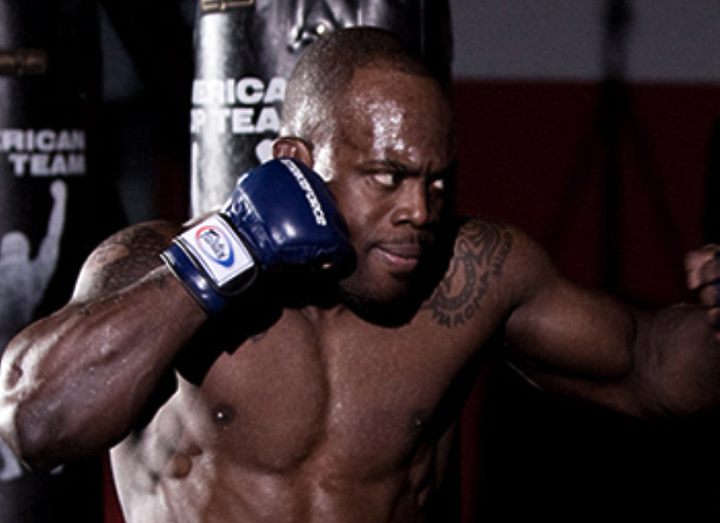 Мелвин Манхуф нокаутировал Хисаки Като