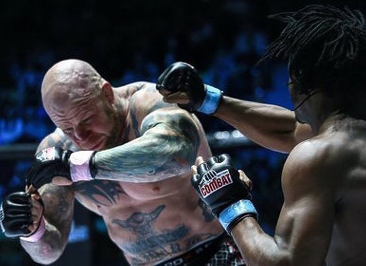 Украинский африканец отправил в нокаут американского россиянина