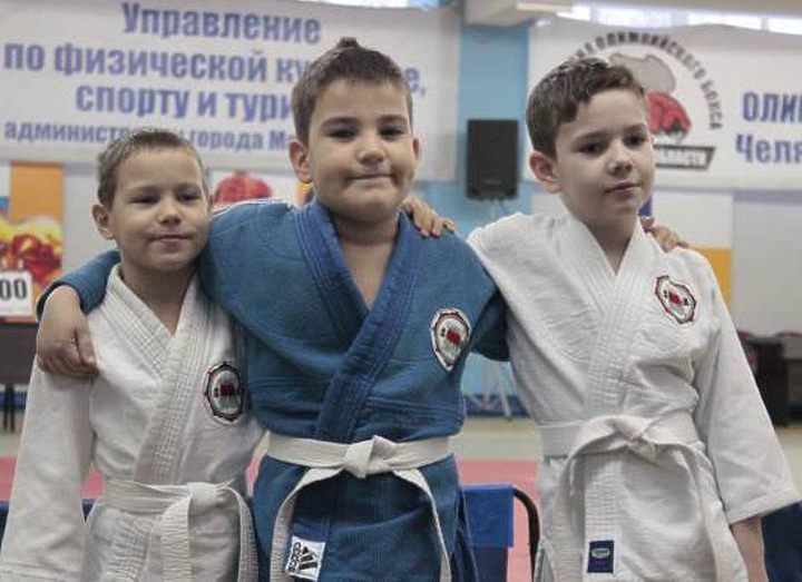 Папы помогли добраться