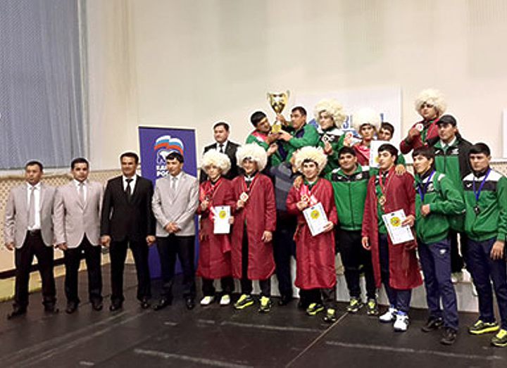 СОРОК МЕДАЛЕЙ ТУРКМЕНСКИХ ПАЛЬВАНОВ