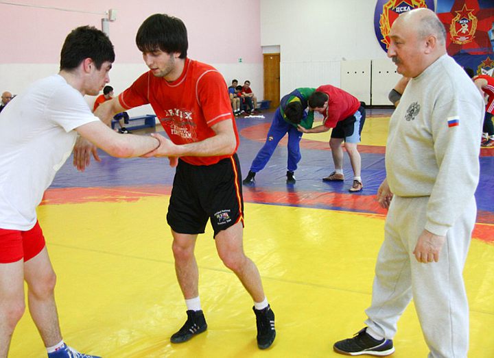 «Махову надо защитить ноги, если он в Рио выступит как вольник»