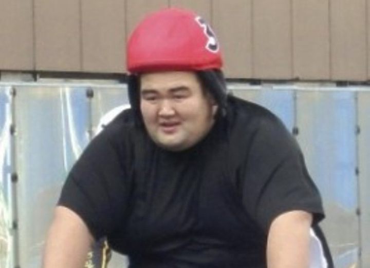 Котосёгику тренируется на велодроме