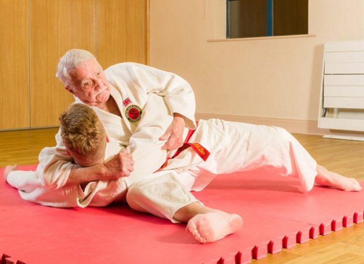 92-ЛЕТНИЙ ДЗЮДОИСТ НЕ СОБИРАЕТСЯ В ОТСТАВК