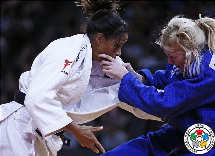 Париж украинцам не покорился