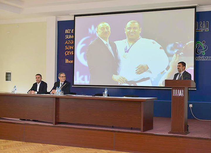 Садых Садыхов провел встречу с сумгайытскими дзюдоистами