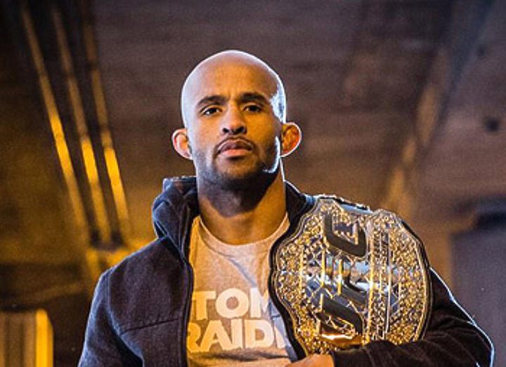 Деметриус Джонсон против Генри Сехудо на UFC 197