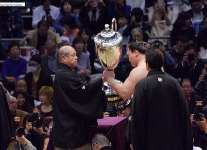 Ояката Хаккаку переизбран президентом Ассоциации сумо