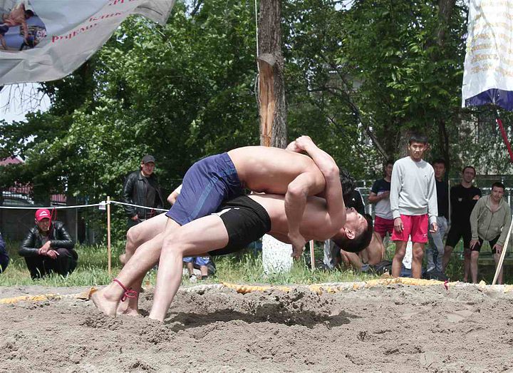 Мастера пляжной борьбы