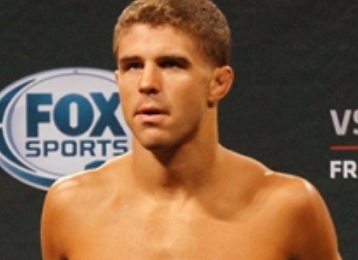 ТИАГО АЛВЕС ВСТРЕТИТСЯ С ЭЛОМ ЯКВИНТОЙ