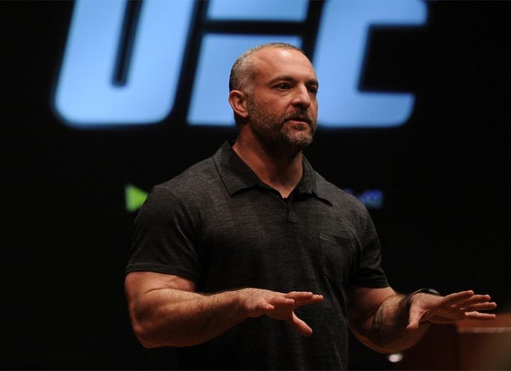 Руководство UFC отрицает продажу организации