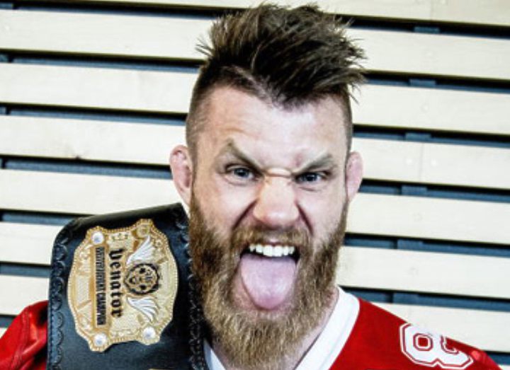 Эмил Мик подписан в UFC