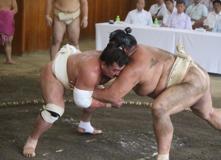 Харумафудзи разгромил Кисэносато на официальной совместной тренировке