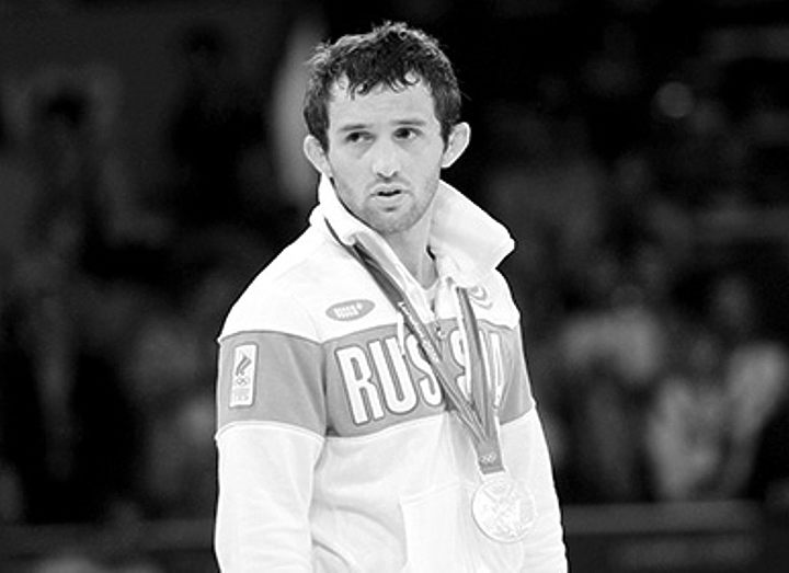 МОК отказался лишать олимпийской медали погибшего российского борца