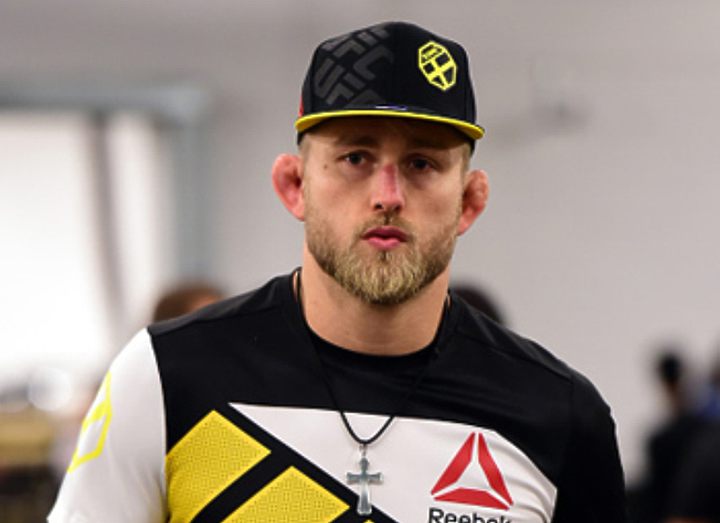 Александра Густафссона мучают боли в спине