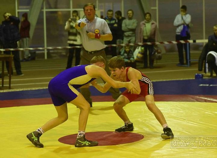 В Запорожье съехались юные борцы со всей Украины