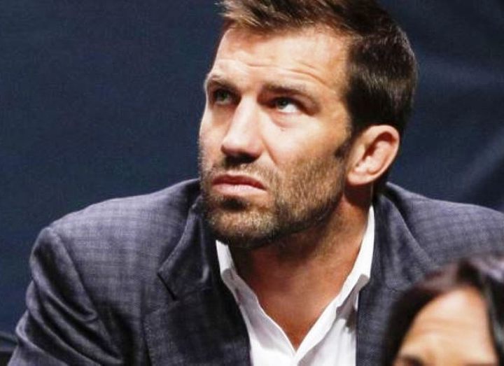 РОКХОЛД ХОЧЕТ ВСТРЕТИТЬСЯ С ЖАКАРЕ В МАРТЕ