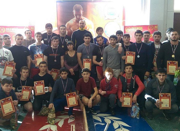 Первые клубные соревнования по мас-рестлингу