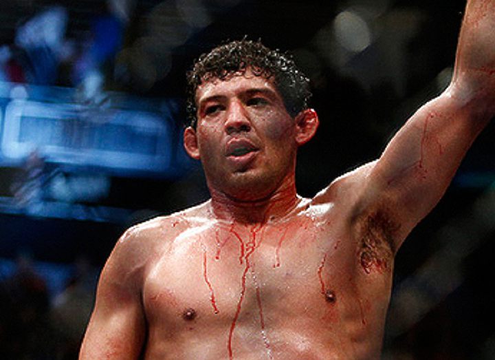 Гилберт Мелендес собирается перейти в полулегкий вес