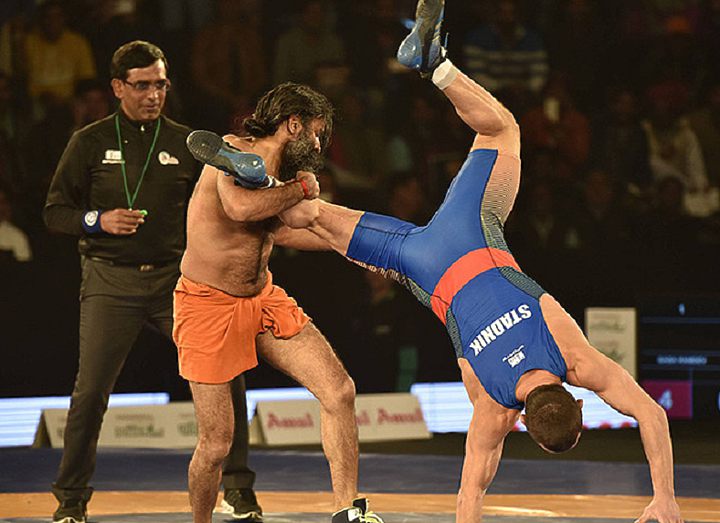 Индийский гуру йоги победил призера Олимпиады