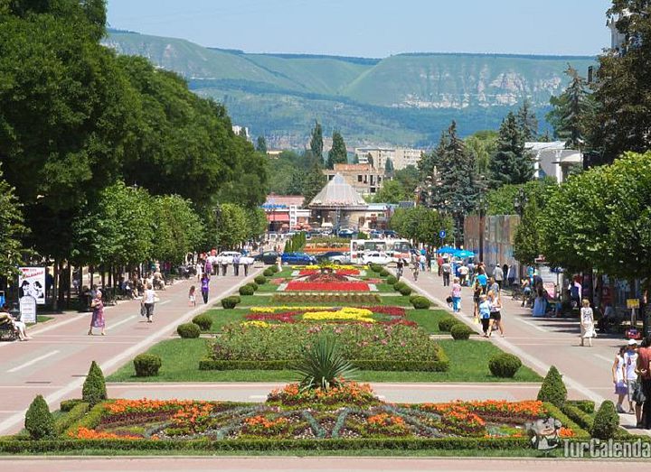 Сначала Кисловодск, потом Болгария