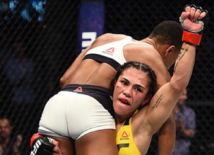 Джессика Андраде: У Еджейчик хрустальная челюсть