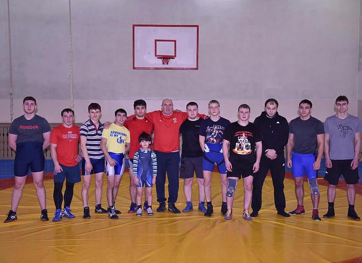 ЗА КУЛИСАМИ ПОБЕД